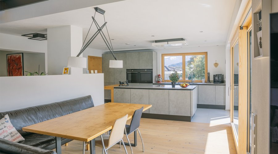 HAUS VÖLS T